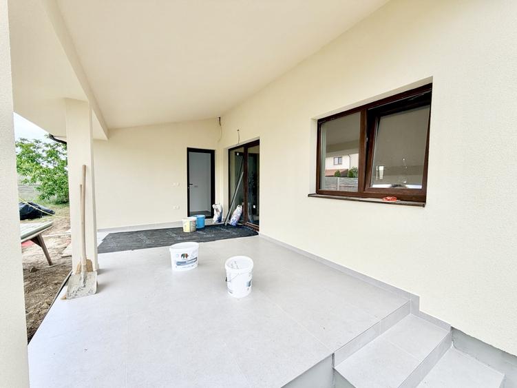 Duplex cu 3 camere cu Canalizare în Moșnița Nouă