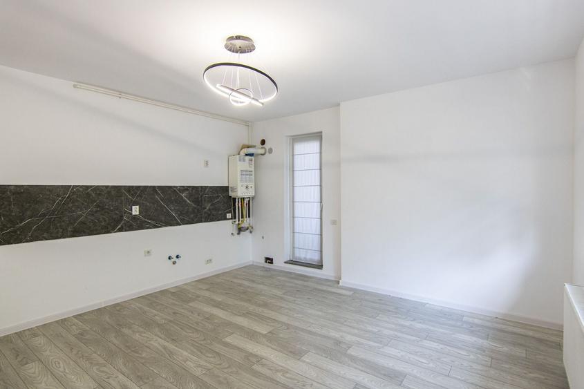 Apartament cu 3 camere semidecomandat în Drumul Taberei