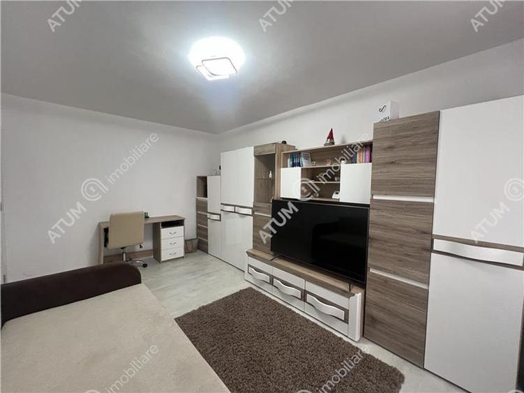 Apartament renovat cu 3 camere si pivnita zona Vasile Aaron Sibiu - 2