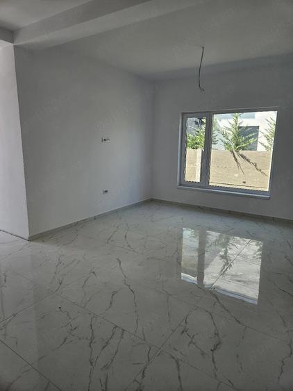 Casă cu 3 camere cu Teren 585 Mp în Moșnița Nouă