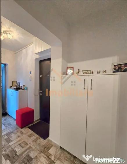 Apartament cu 4 camere decomandat în Rogerius