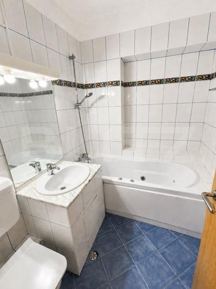 Apartament cu 3 camere decomandat, mobilat în Complex Studențesc