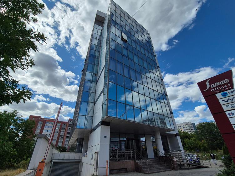 Birou, de 800 mp, în Virtuții