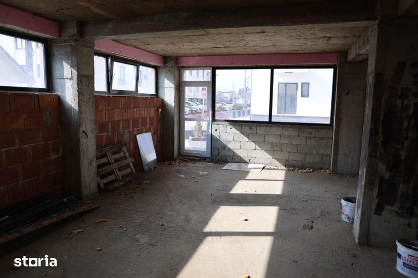 Spațiu comercial, de 317 mp, în Ipotești