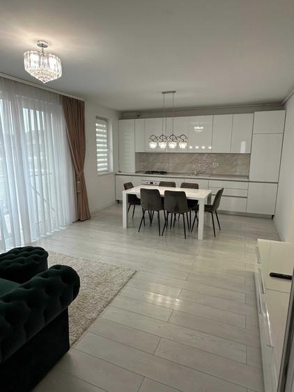 Apartament cu 2 camere semidecomandat, mobilat în Giroc