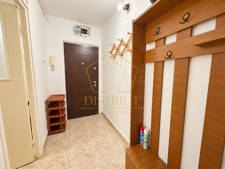 Apartament cu 2 camere semidecomandat, mobilat în Complex Studențesc