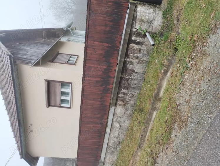 Casă cu 4 camere în Aluniș