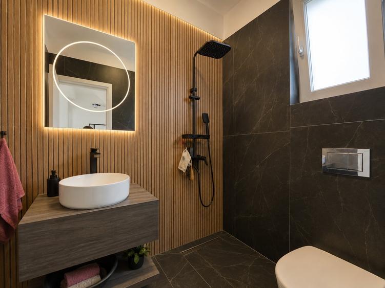 Casă individuală cu 4 camere cu Piscina în Voluntari