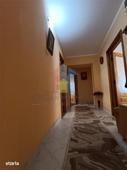 Apartament cu 4 camere în Buzaului