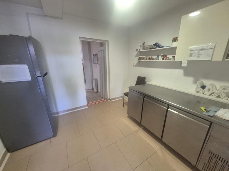 Spațiu comercial, de 262 mp, în Alexandru cel Bun