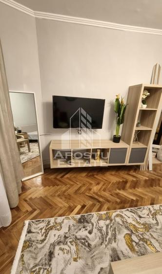 Garsonieră decomandată în Central