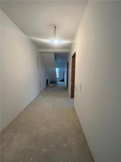Duplex cu 4 camere cu Canalizare în Giarmata