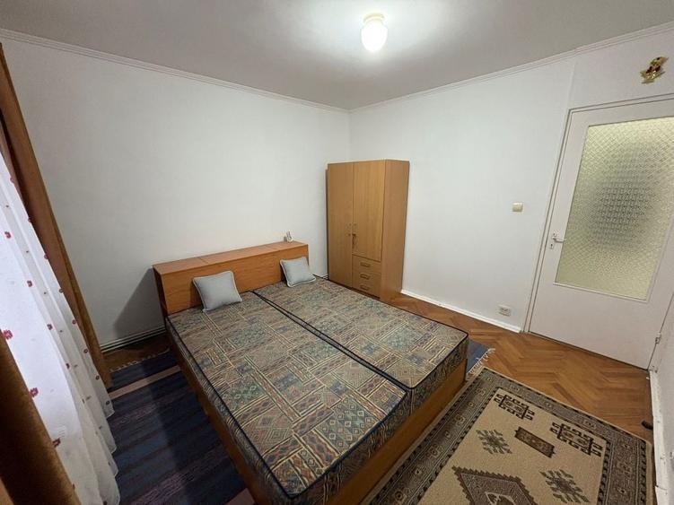 Apartament cu 2 camere decomandat în Sub Arini