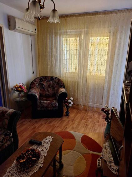 Apartament cu 2 camere semidecomandat în Exterior Vest