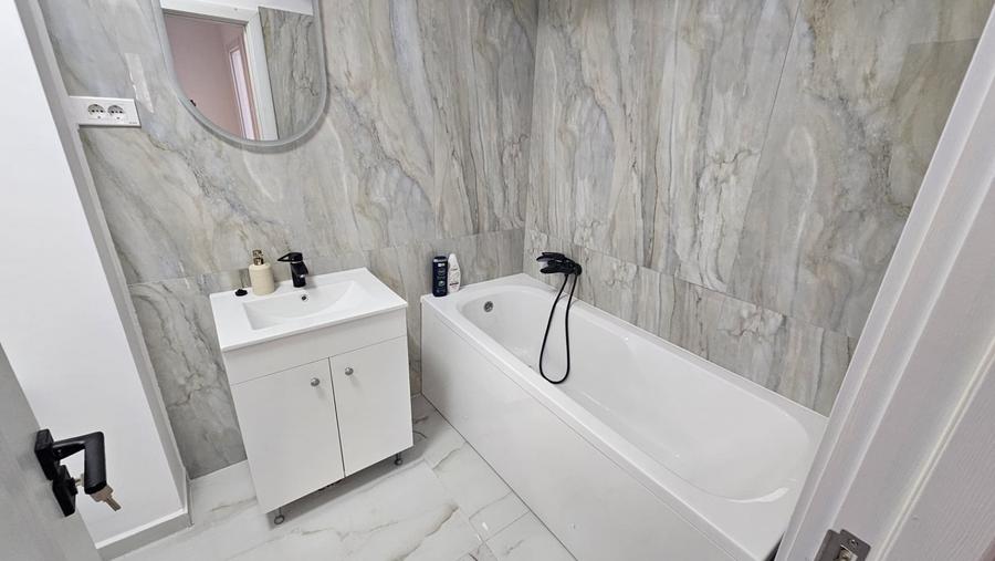 Apartament cu 2 camere decomandat, mobilat în Metalurgiei