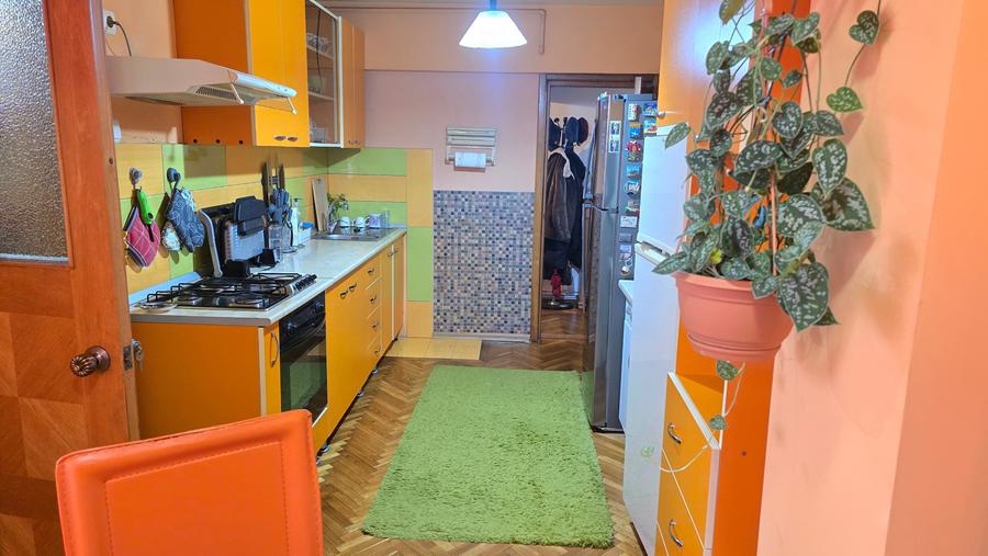 Apartament cu 3 camere decomandat în Dacia