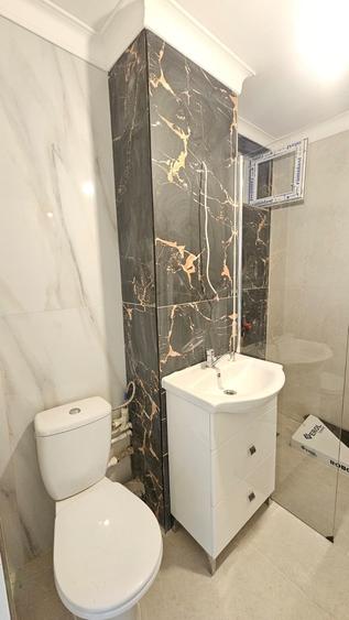Apartament cu 3 camere semidecomandat în Micro 17