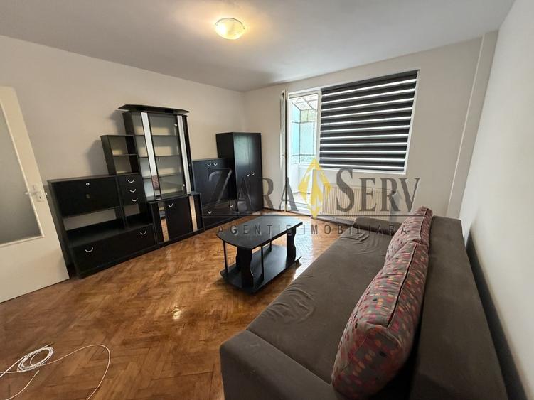 Apartament cu 3 camere decomandat în P-ța Mihai Viteazu
