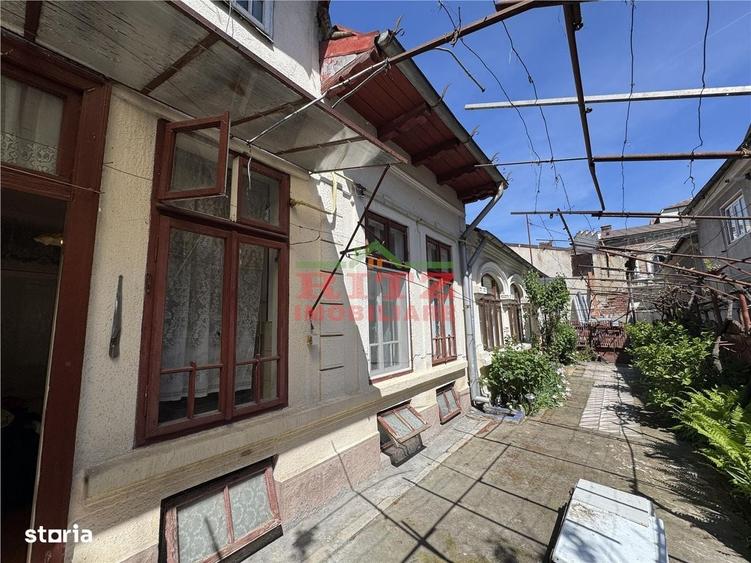 Casă cu 4 camere cu Teren 211 Mp în Orașul de Jos