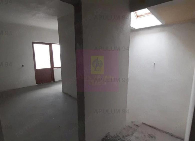 Casă cu Teren 433 Mp în 1 Decembrie