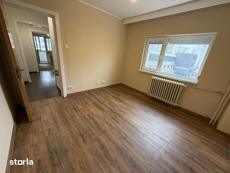 Apartament cu 4 camere semidecomandat în Colentina