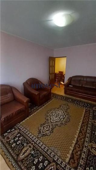 Apartament cu 3 camere decomandat în 14 Mai