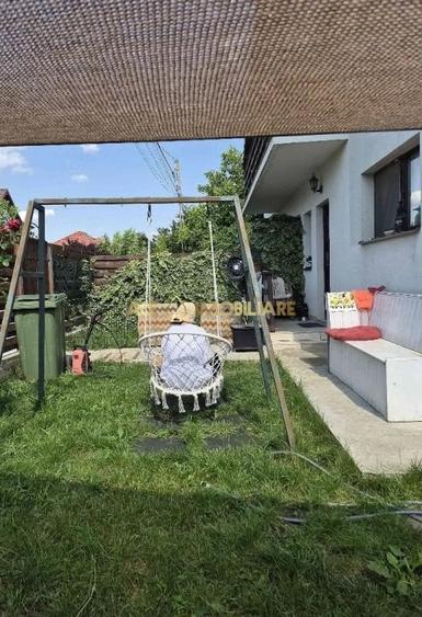 Casă individuală cu 4 camere cu Canalizare în Tunari