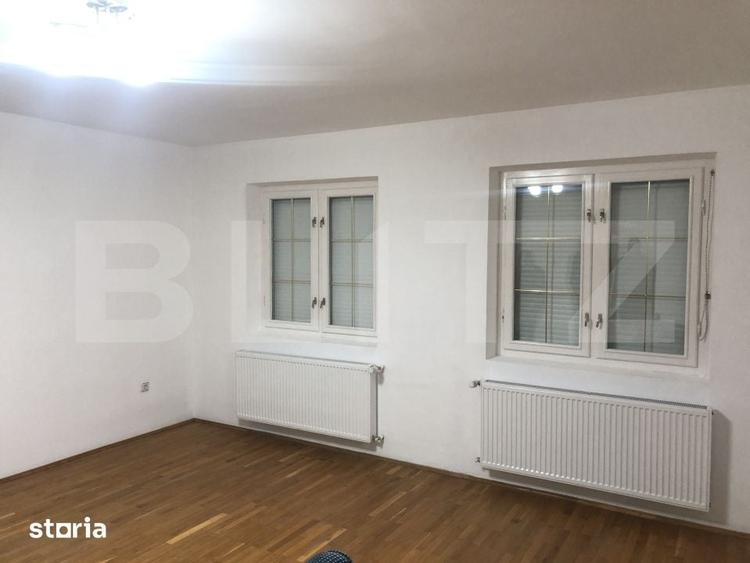 Casă cu 4 camere cu Teren 3100 Mp în Central
