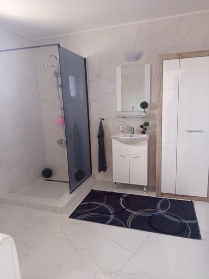 Casă cu 3 camere în Mera