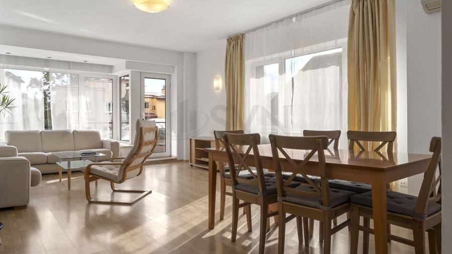 Apartament cu 3 camere decomandat, mobilat în Primăverii