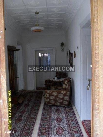 Casă cu 3 camere în Poiana Sibiului