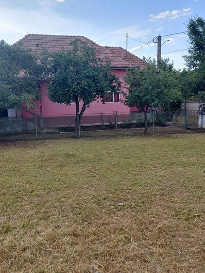 Casă cu 3 camere în Cecălaca