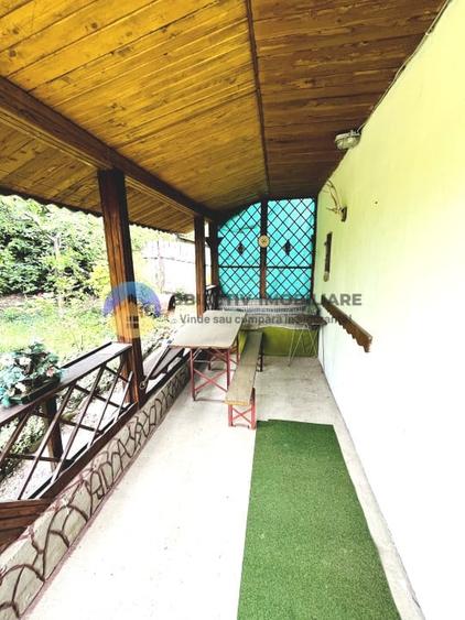 Casă cu 7 camere cu Teren 1079 Mp în Viișoara