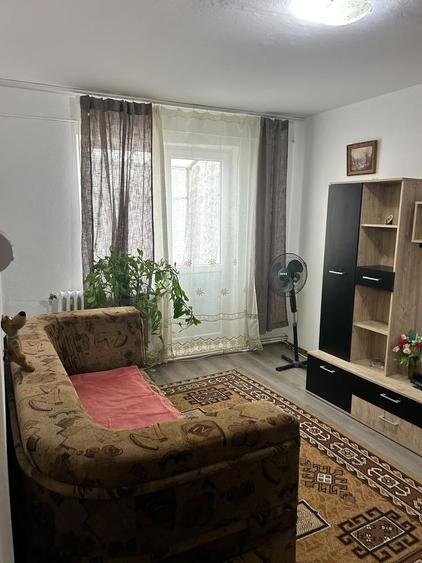 Apartament cu 2 camere în Micro 15