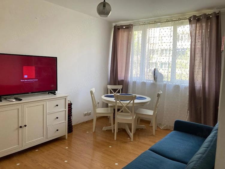 Apartament cu 4 camere semidecomandat în Drumul Taberei