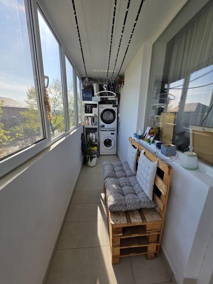 Apartament cu 3 camere semidecomandat, mobilat în Obor