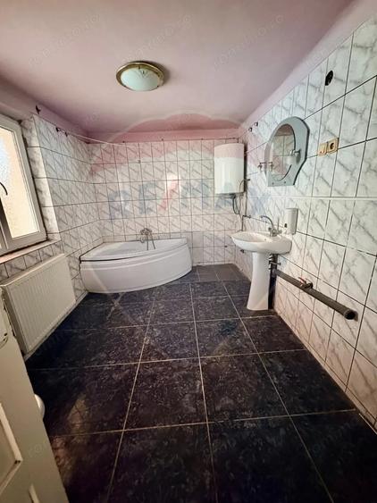 Casă cu 3 camere cu Teren 292 Mp în Sud