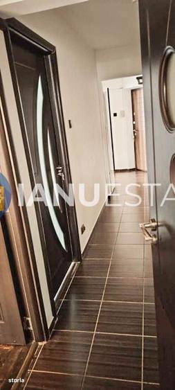 Apartament cu 3 camere decomandat în Titan
