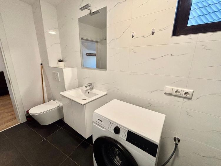 Apartament cu 3 camere semidecomandat, mobilat în Parcul Carol