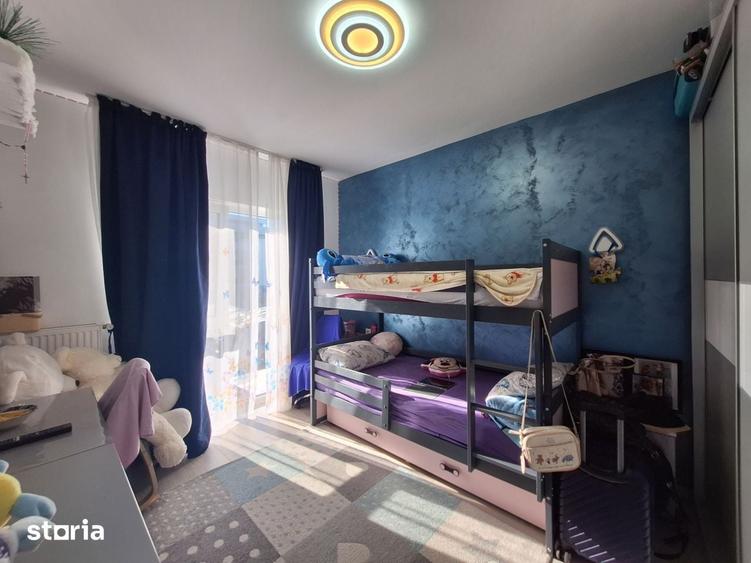 Apartament cu 3 camere semidecomandat în Florești