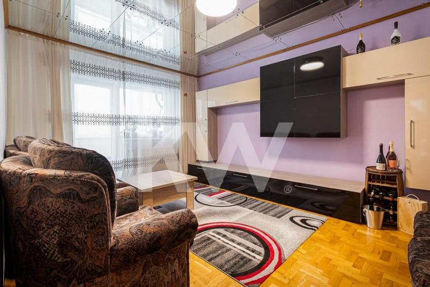 Apartament cu 4 camere decomandat în Răcădău