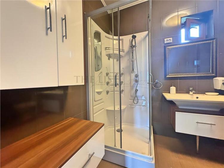 Apartament cu 3 camere decomandat în Floreasca