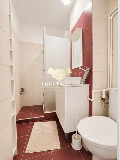 Apartament cu 2 camere decomandat în Victoriei