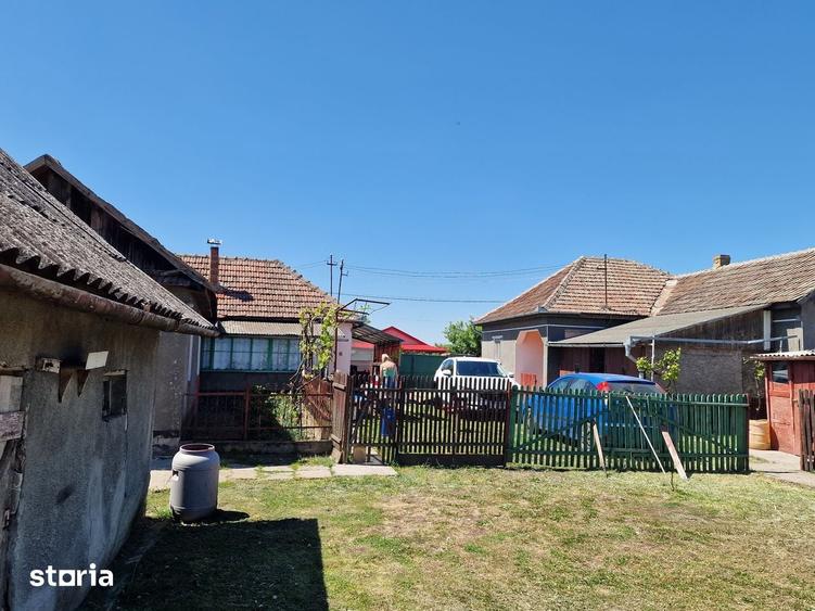 Vand Casa si Teren 4780 m2 - 9