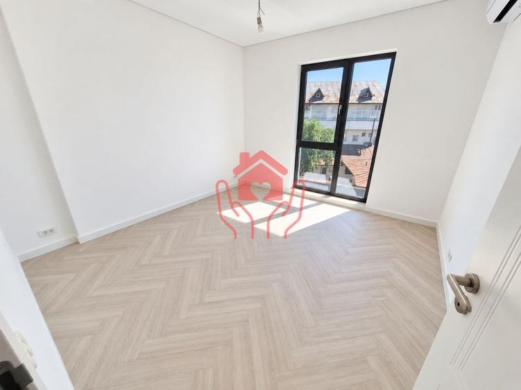 Apartament cu 4 camere semidecomandat în Dacia