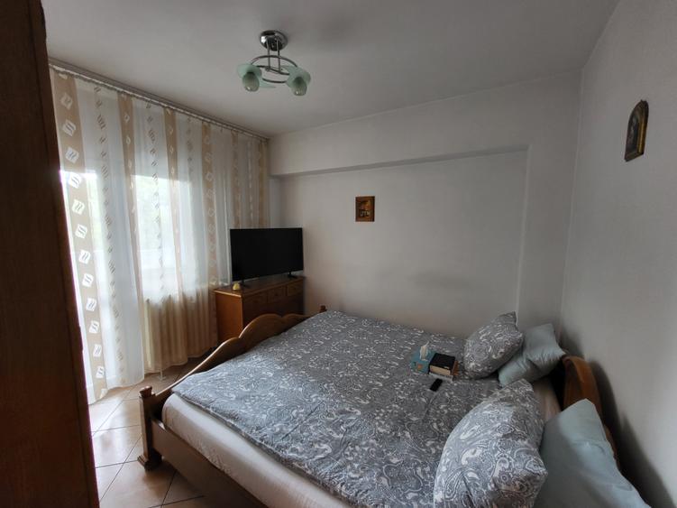 Apartament cu 2 camere semidecomandat în Fundeni
