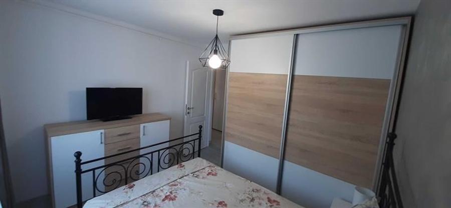 Apartament cu 2 camere decomandat, mobilat în Rovine
