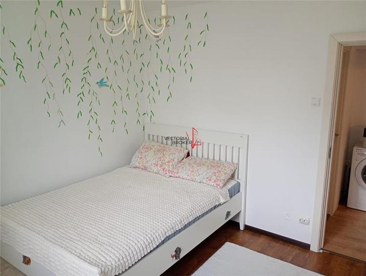 Apartament cu 2 camere semidecomandat în Basarabia