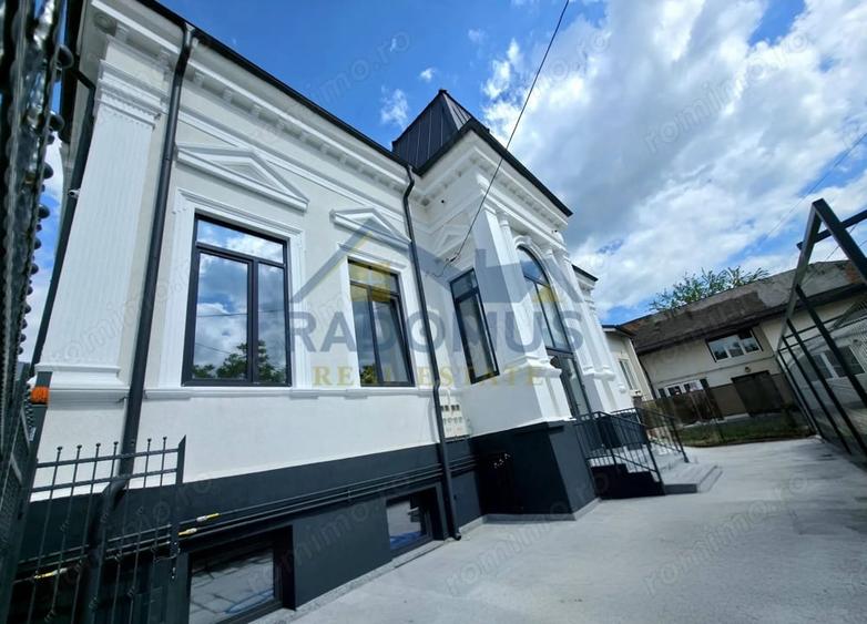Casă cu 10 camere cu Teren 232 Mp în Ultracentral