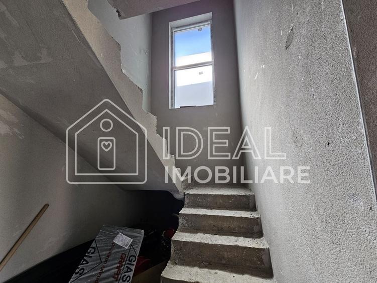Casă individuală cu 5 camere cu Canalizare în Șura Mică